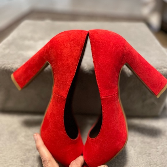 Moda Spana red faux suede peep toe heels - Picture 13 of 13